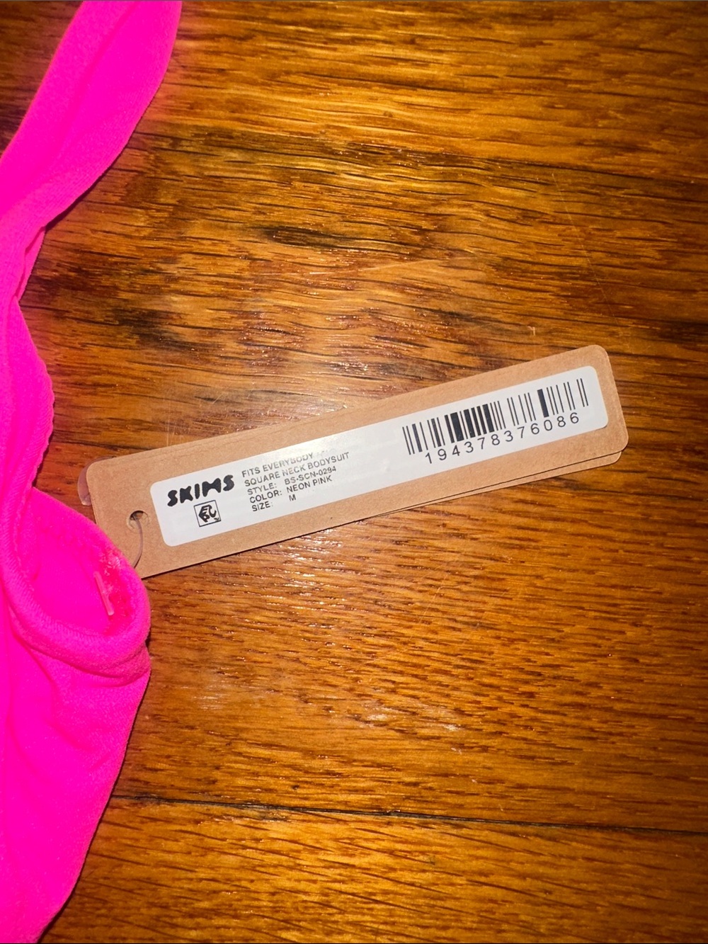 NWT SKIMS Fits Everybody Square Neck Bodysuit in Neon Pink - Picture 6 of 7